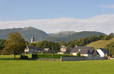 Le Village de Hèches